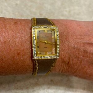 VINTAGE SKAGEN DENMARK 527SGLD  STAINLESS STEEL SLIM JAPAN QUARTZ MOVEME…